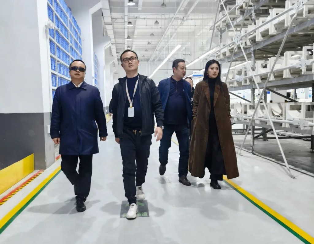 区长杨晓江带队赴上海、杭州开展服饰产业招商工作