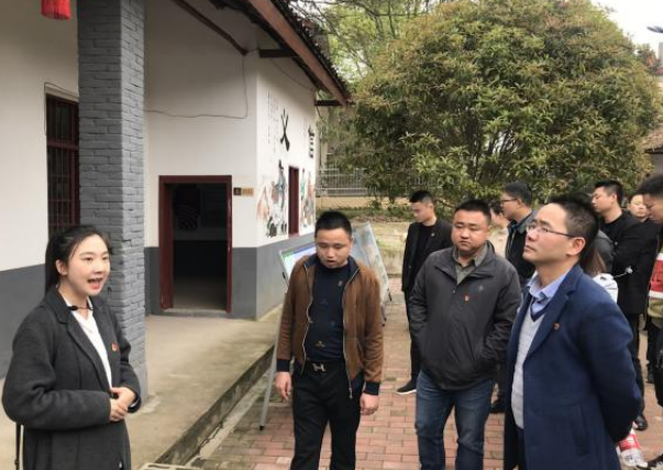 全市新任村(社区)党组织书记赴芦淞区考察学习