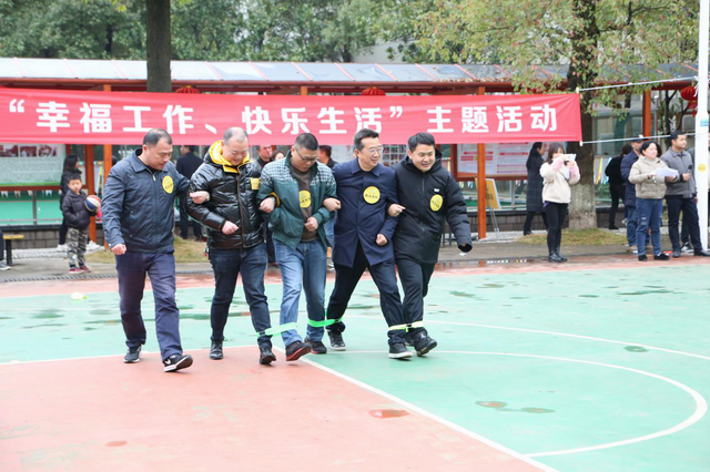 学党史践初心  悟思想聚合力