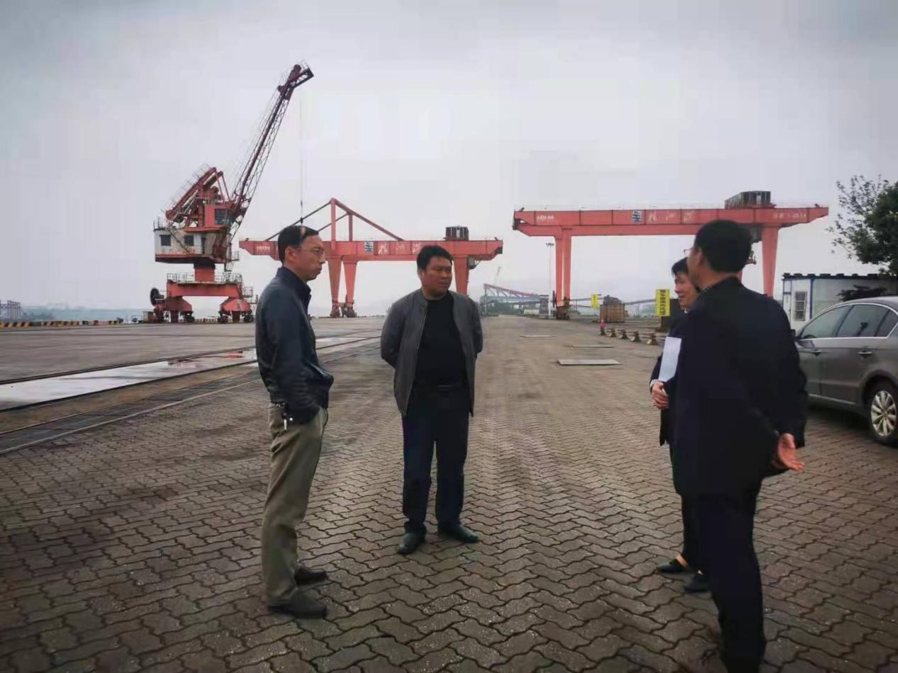 石峰区对株洲港码头开展自查自纠