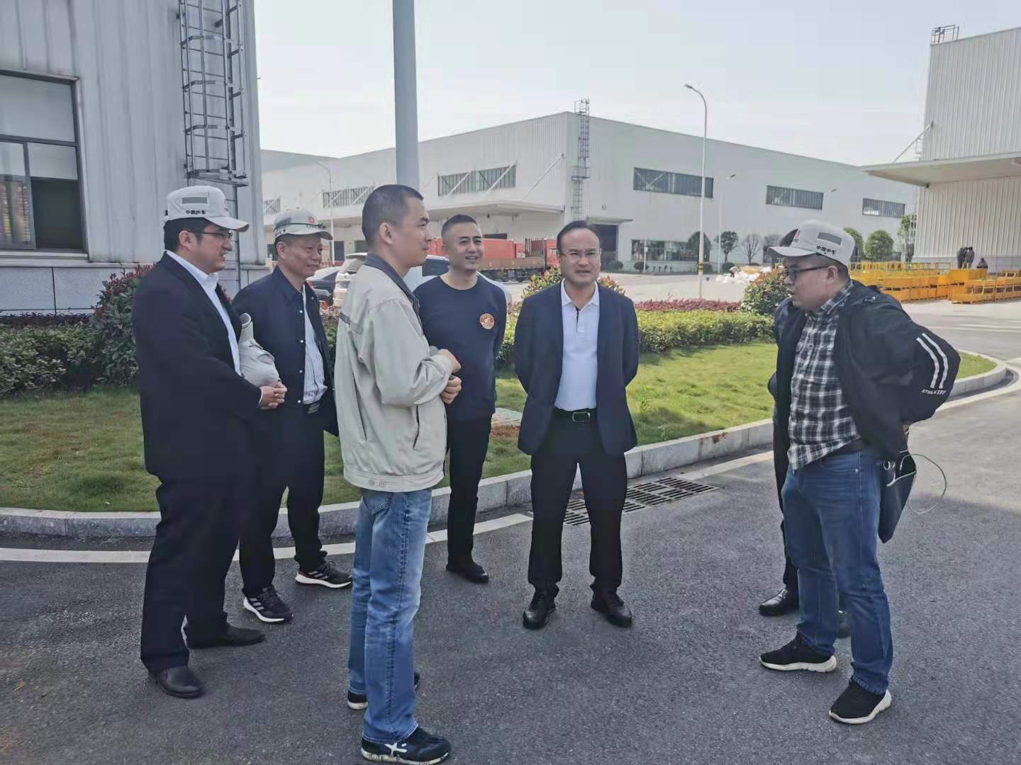 市发改委主任向平调研我市物流业发展