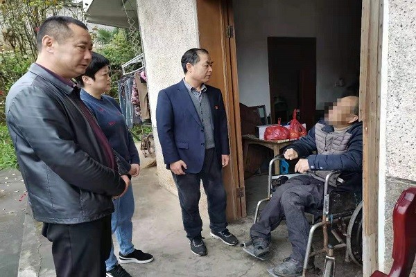 统计局开展在职党员进小区（村）活动
