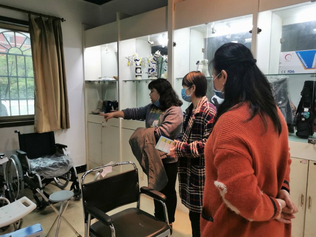 【我为群众办实事】调研辅助器具 为残疾人康复保驾护航