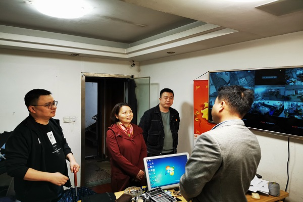 市统计局刘彦弘一行到荷塘区开展四上企业大走访活动