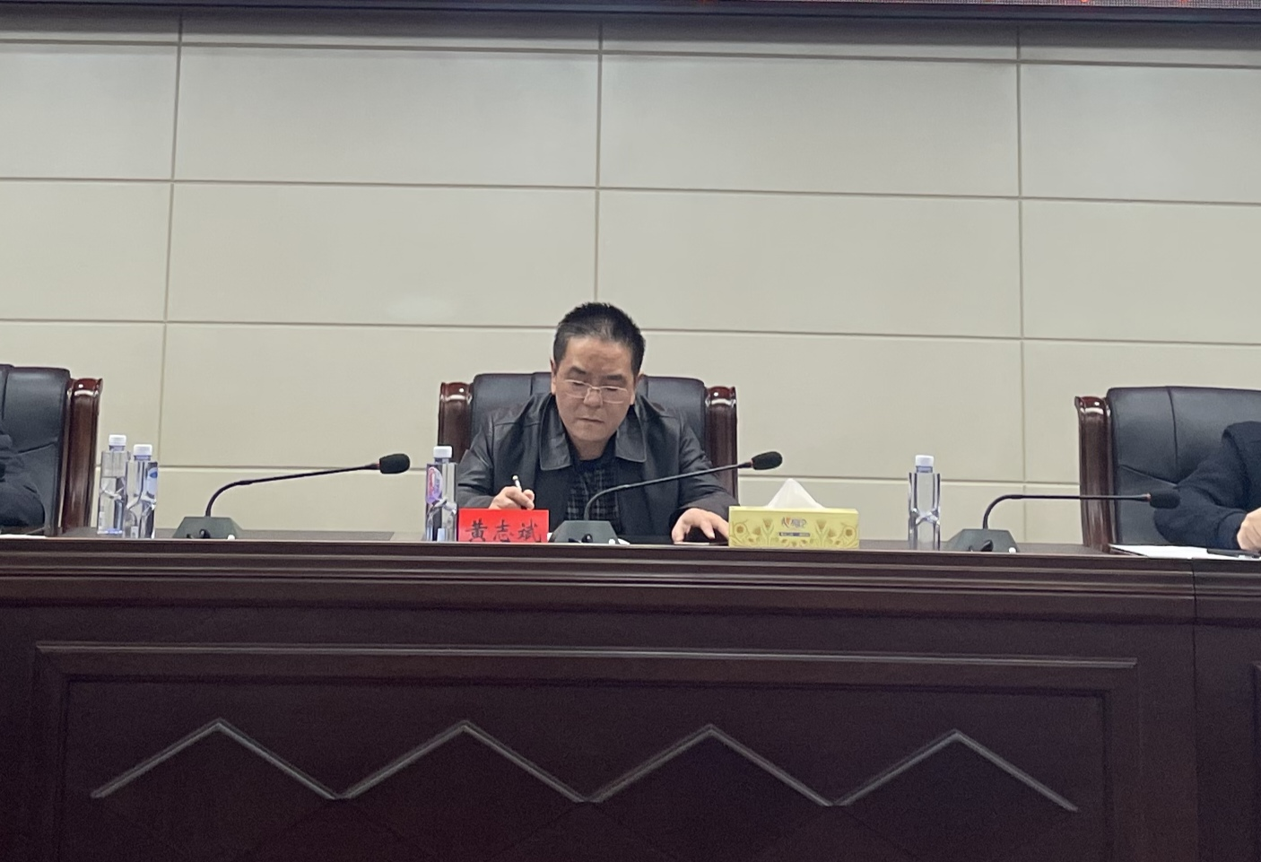如何开展党史学习教育 —如何开展党史学习教育 ——区征地协调中心做到了“三个一”