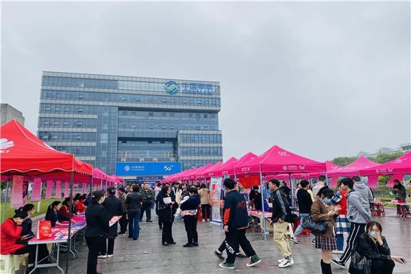 2021年长株潭民营企业巡回招聘周(株洲现场招聘会)启动