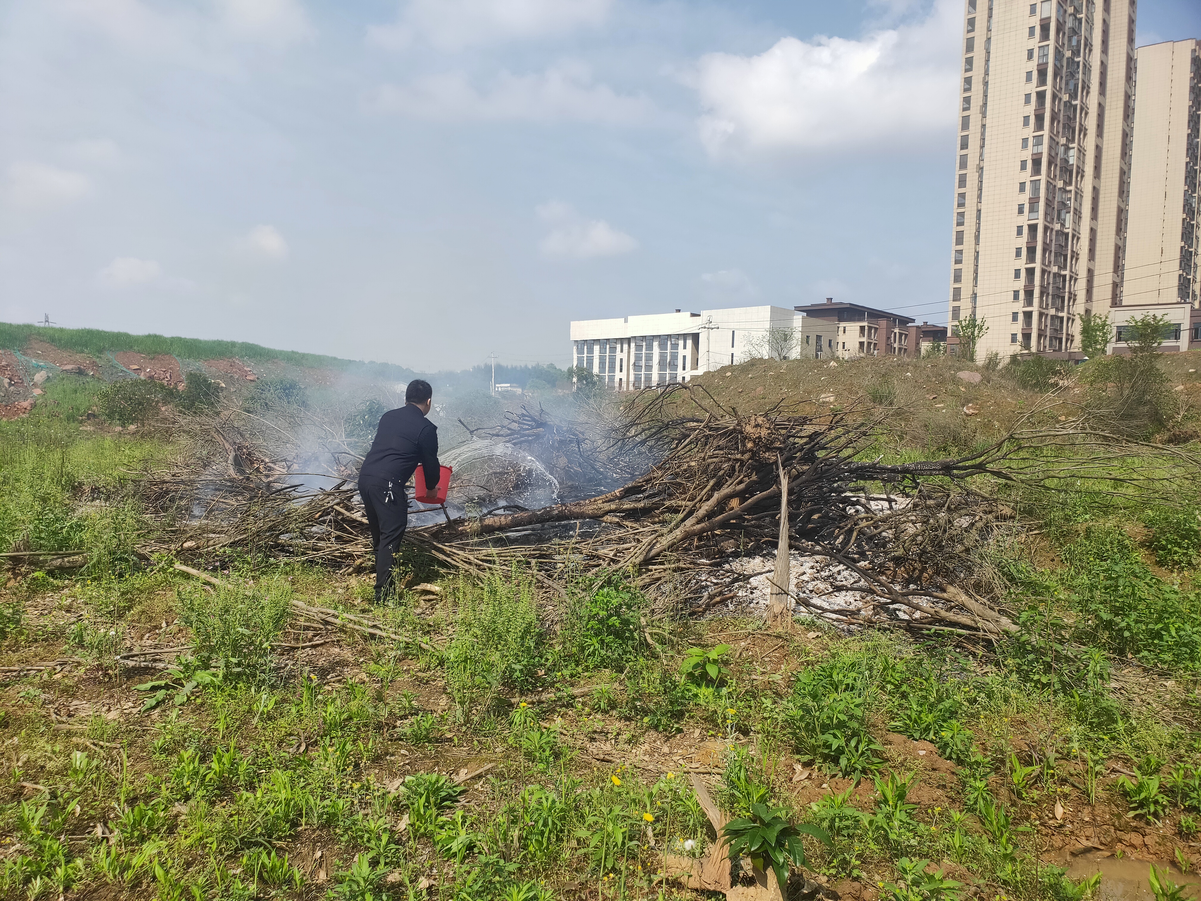 示范区环境保护在市国家卫生城市提升工作考评中连续二个月排名第一