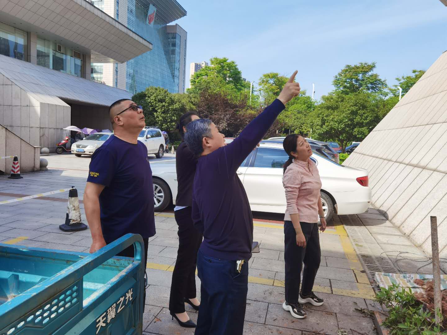 机关事务服务中心组织"五一"节前  安全大检查