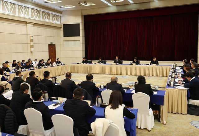 毛伟明出席全省民营企业家座谈会：明晰定位 找准方向 在实施“三高四新”战略中争创新业绩
