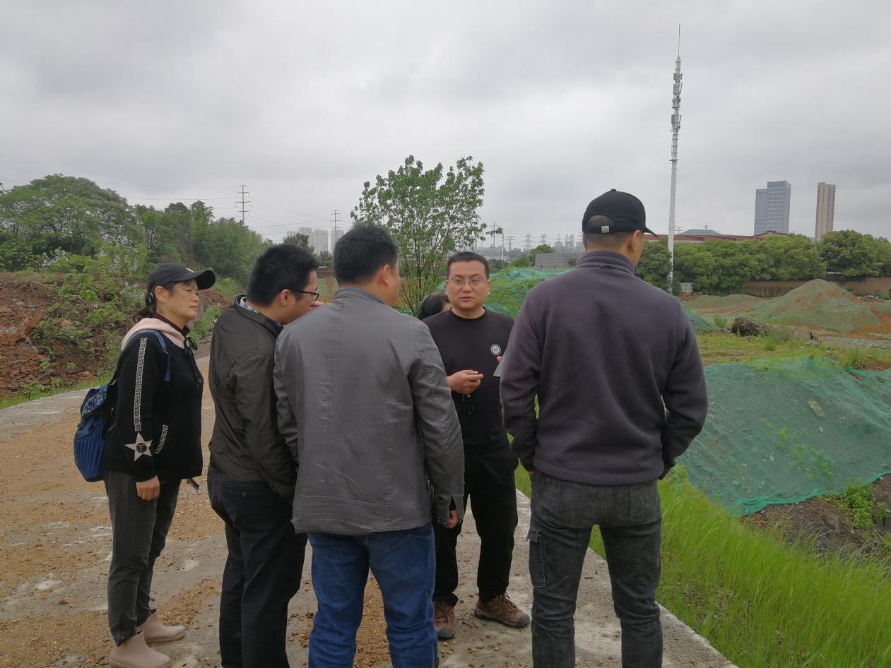 石峰区组织株潭两地志愿者实地查看中央环保督察转办件