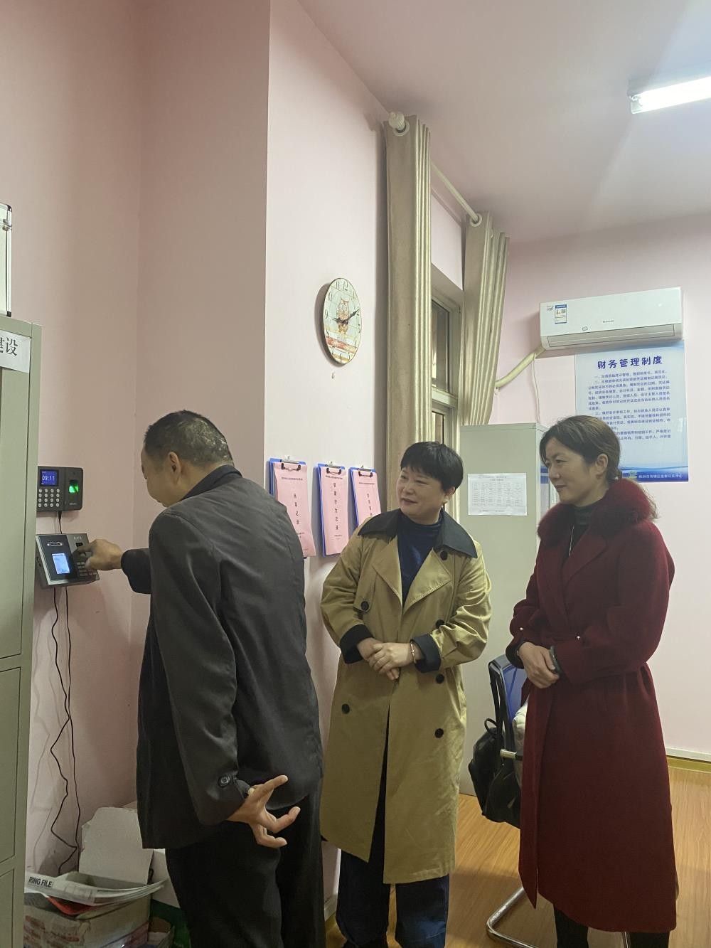 荷塘区残联走访辖区残疾人服务时长打卡制度试点托养机构