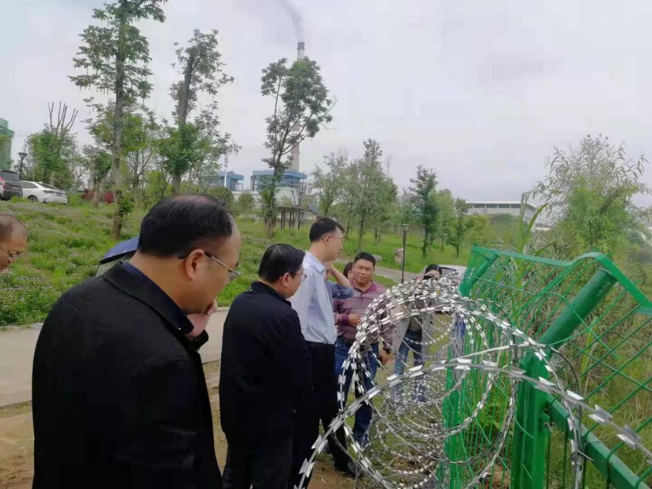 石峰区委书记张建勇对中央环保督查的信访交办件和重点难点的环保问题进行现场督导