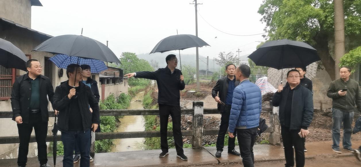 石峰区委书记张建勇带队督查环保整改项目
