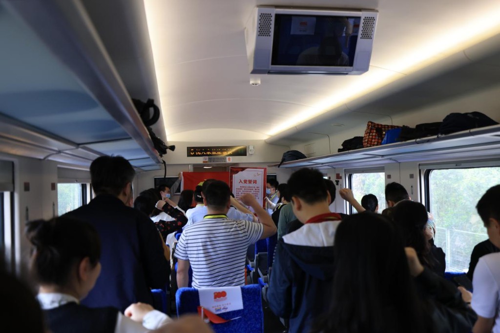 乘坐红色专列  传承红色基因——市资规局组织党员干部开展党史学习教育实地学习