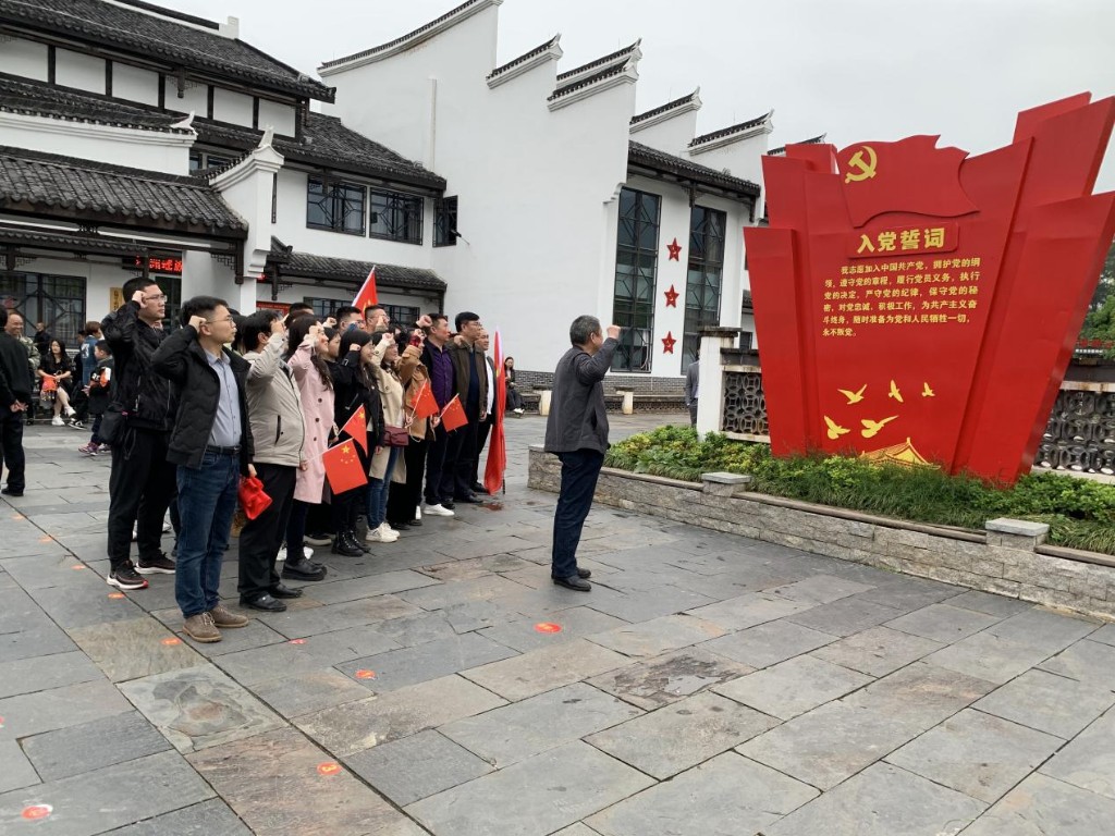 传承红色基因  加强流动党员“风筝管理”