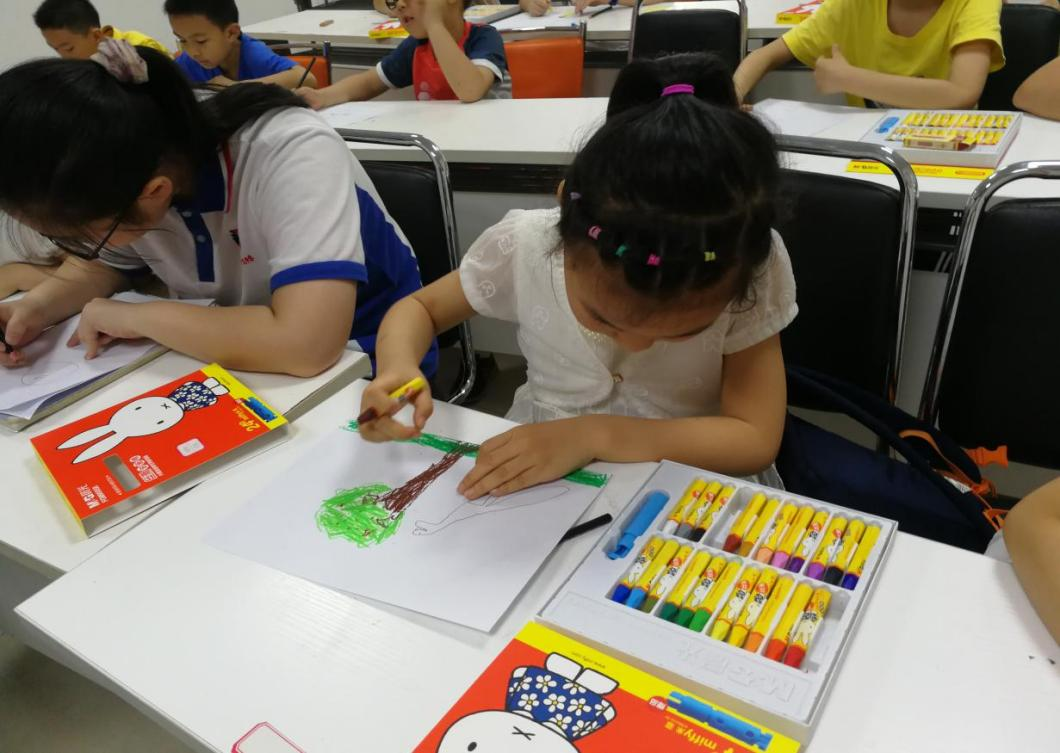 在职党员进社区 志愿服务暖人心  ——市发展改革委第三党支部开展在职党员进社区活动