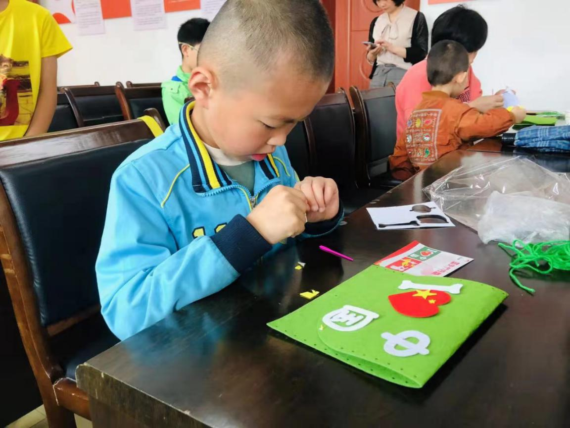 学党史争先锋 我为群众办实事——天元区图书馆红色绘本进社区