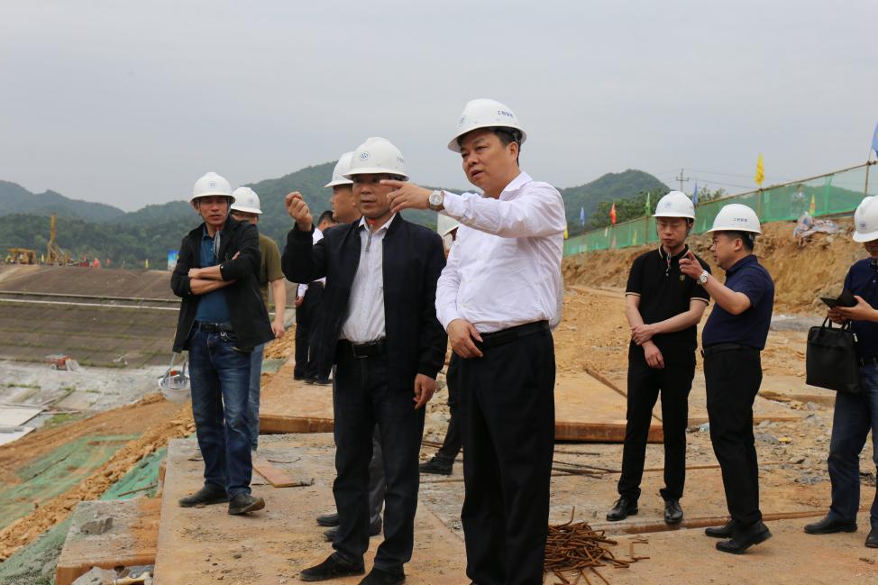 醴陵市市委书记胡湘之到官庄水库督导防汛抗旱工作