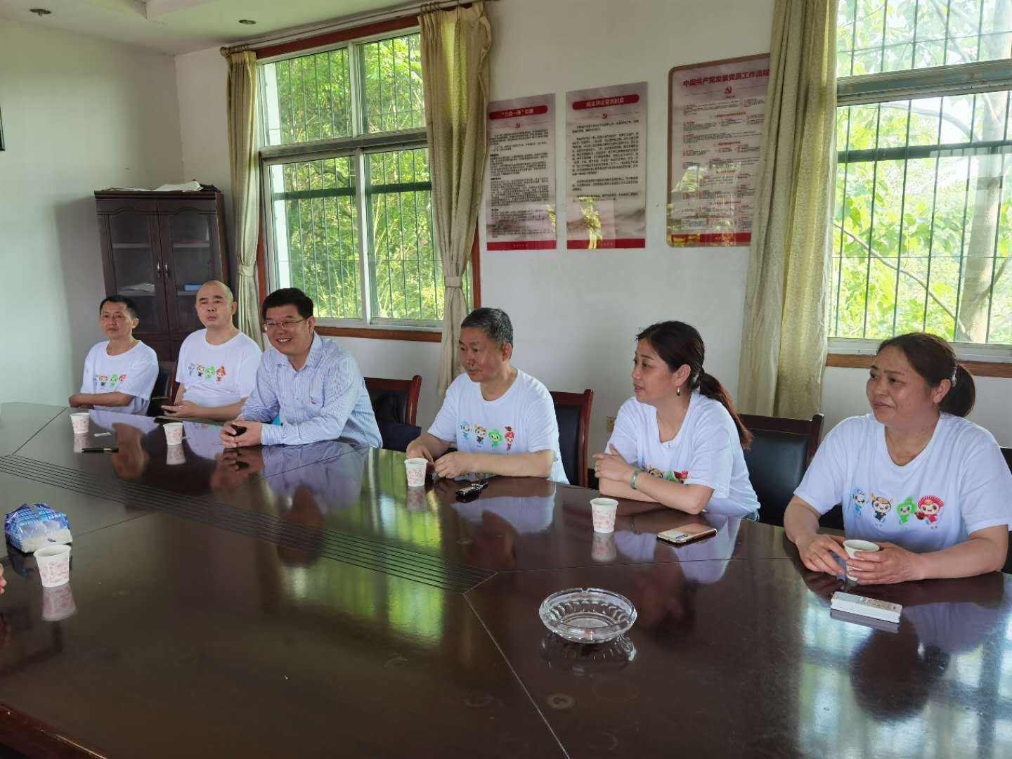 区机关事务服务中心开展党史教育 "我为群众办实事" 活动及联点工作