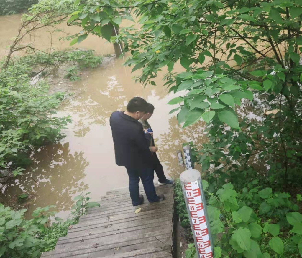 全员迎战    保安护澜的水利身影最美！