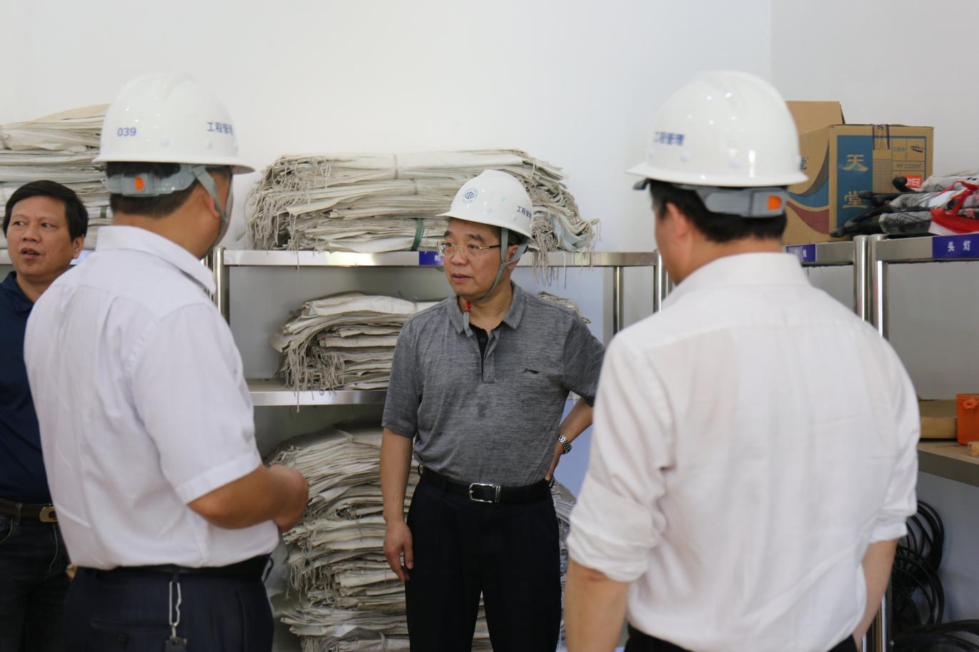 杨英杰到官庄水库巡河及调研