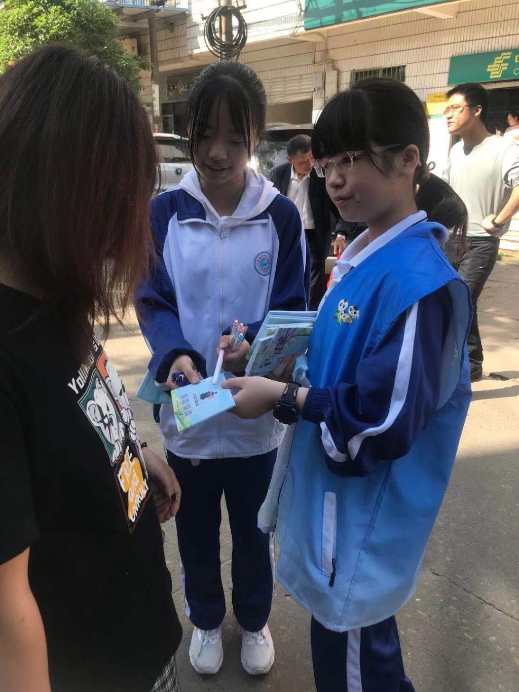群丰镇“五一”禁毒宣传不放松,不停歇