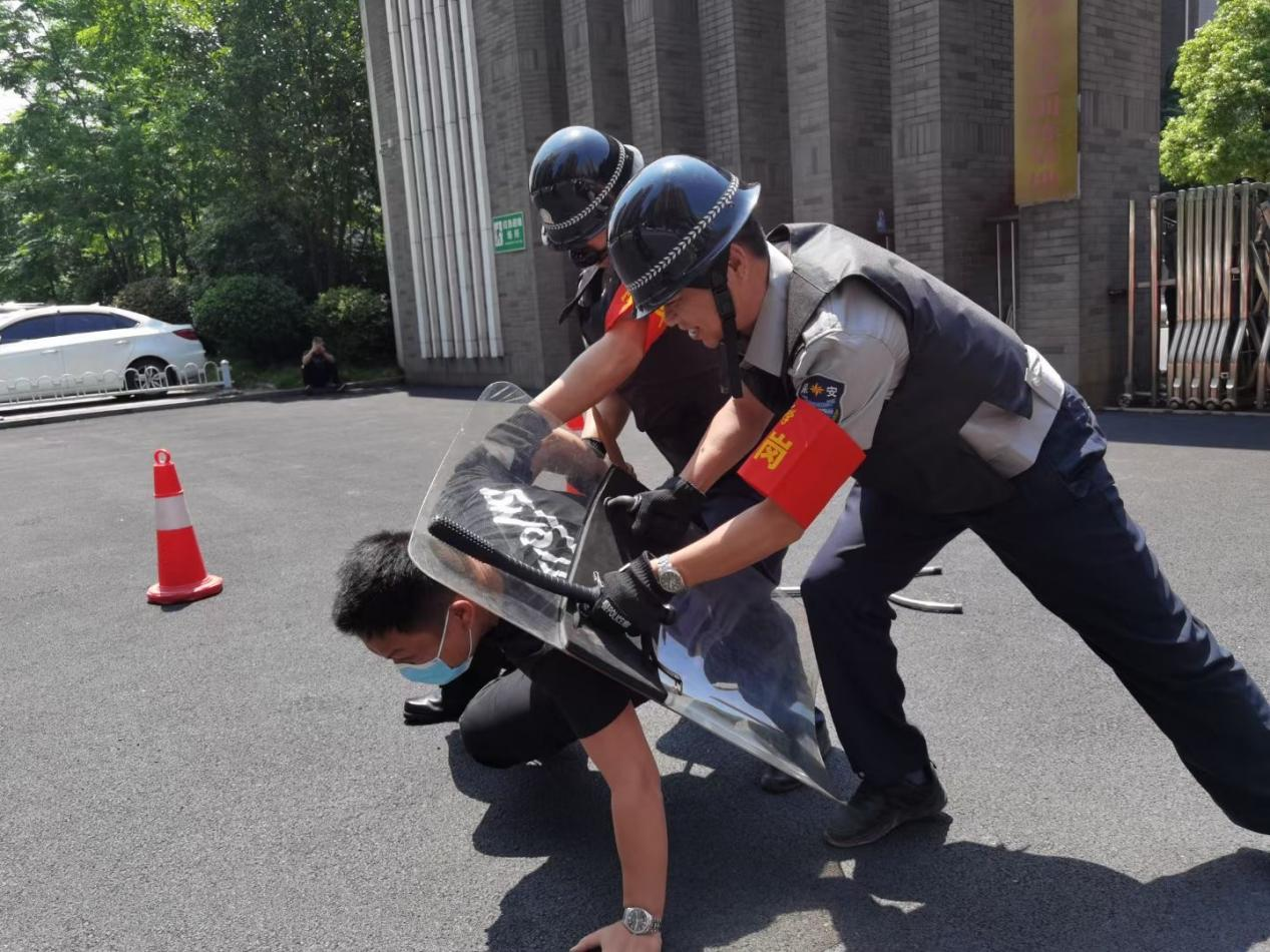 夯实安保技能 牢固校安防控 ——天元区教育局2021年夏季中小学幼儿园安保人员培训会议