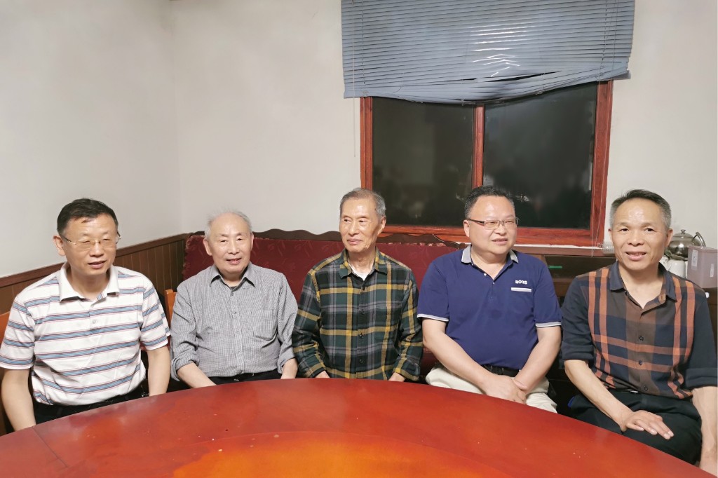 学百年党史  创农机辉煌