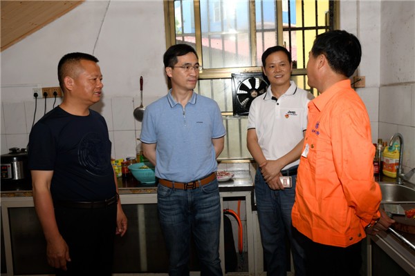 株洲交通事务中心调研城郊公路工作