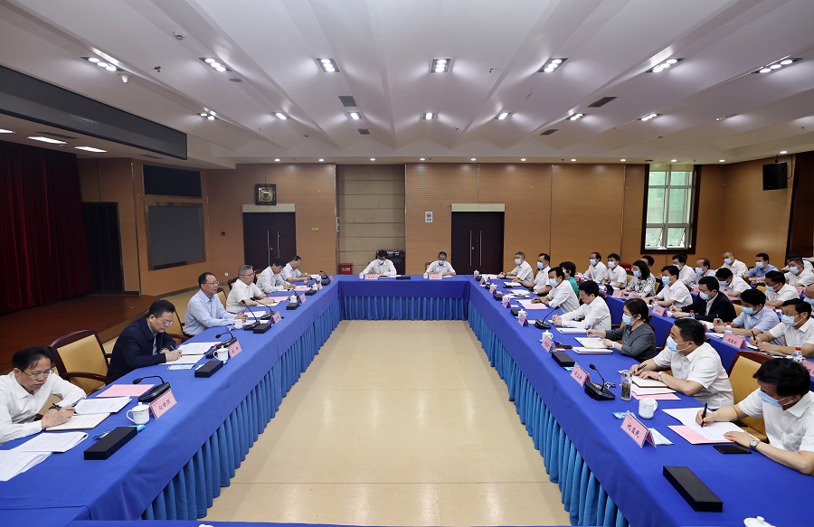 毛伟明在省卫生健康委调研:织密织牢疫情防控网 全心全意服务人民群众