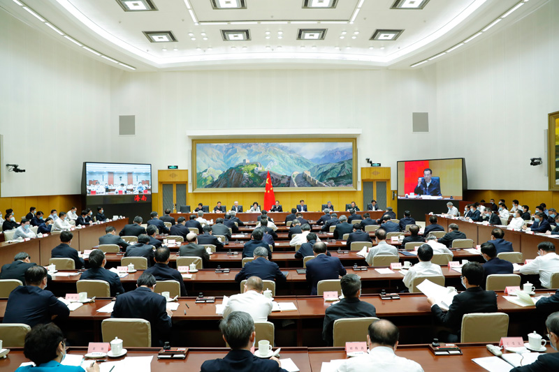 李克强在全国深化“放管服”改革着力培育和激发市场主体活力电视电话会议上强调 培育壮大市场主体 激发市场活力和社会创造力 持续推动我国经济稳中加固稳中向好 韩正主持