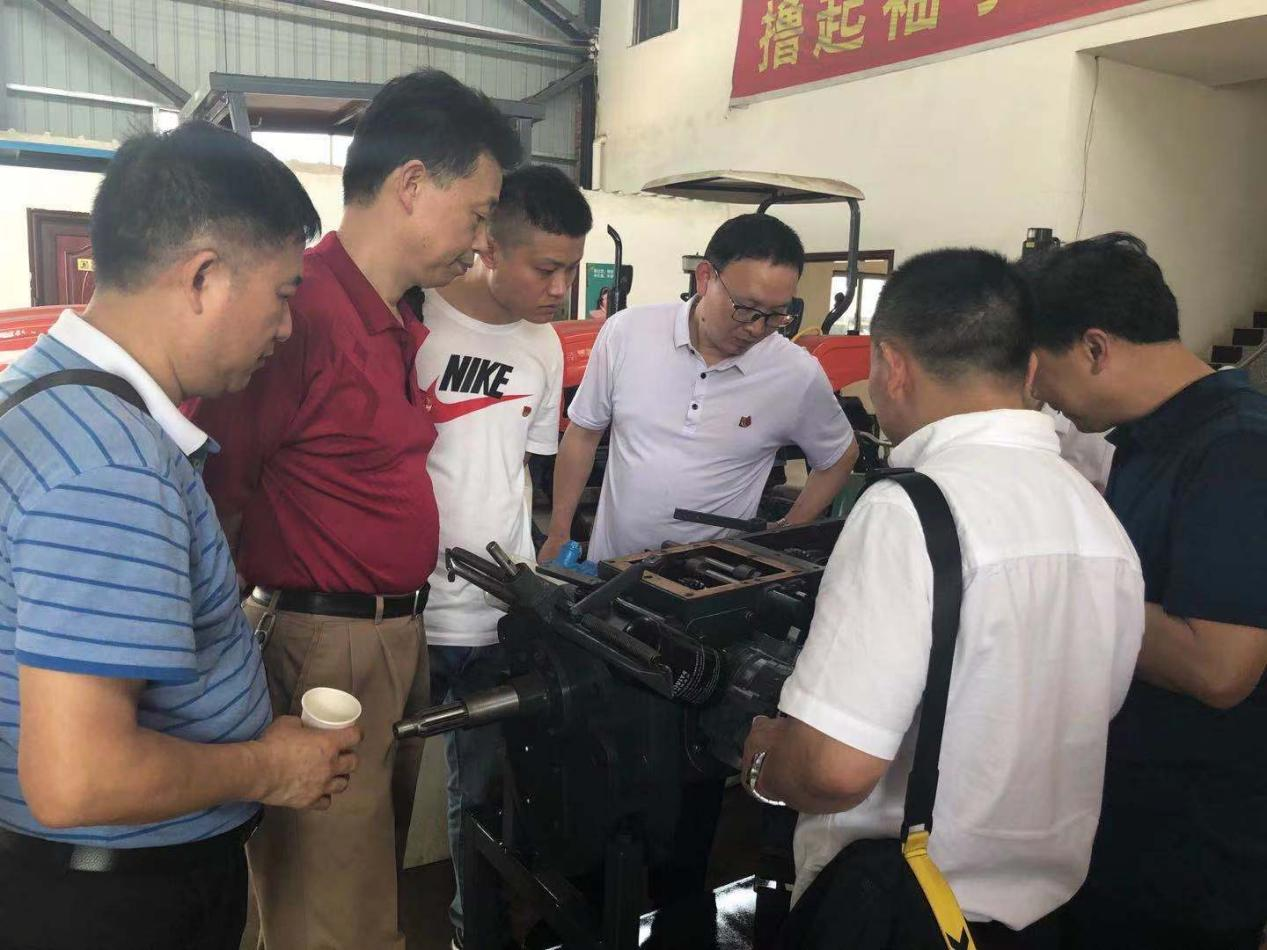 湖南省农机事务中心开赴攸县一田农业机械有限公司学习农机知识