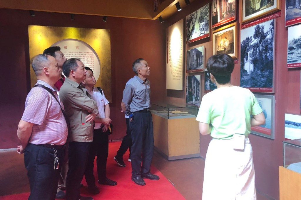 市农机事务中心前往谭震林生平业绩陈列馆开展主题党日暨党史教学现场教学活动