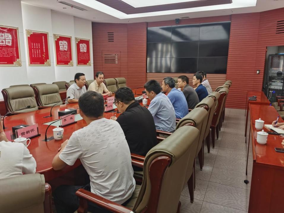 风雨同舟战疫情 牌匾证书显真情 云龙示范区向我局赠送牌匾向抗疫志愿者颁发证书