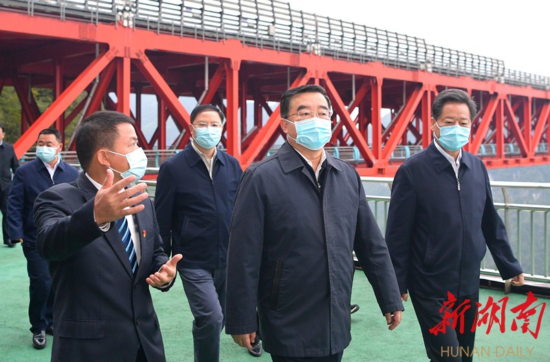 张庆伟:坚决扛起精准扶贫首倡地政治责任 努力在新时代乡村振兴中走在前列