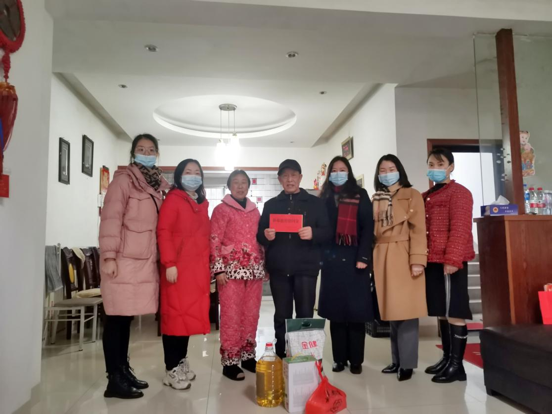 新春走访送温暖   慈善慰问暖人心