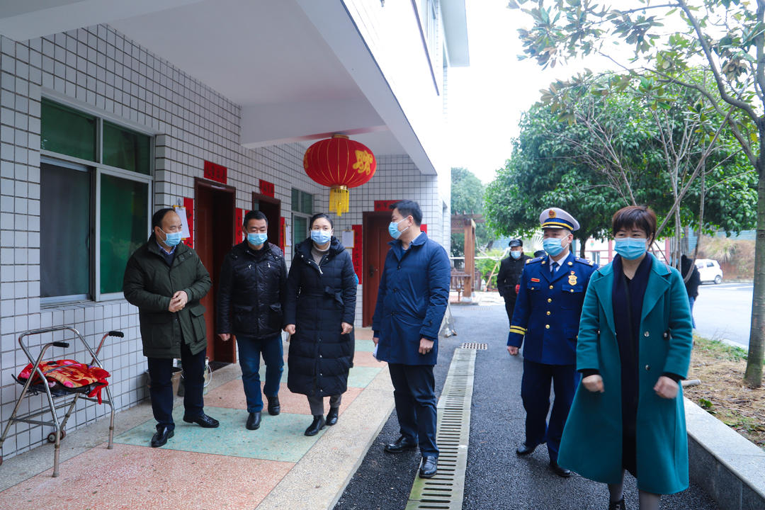 拧紧“安全阀” 守好“防疫门”，保障 群众安全过大年！