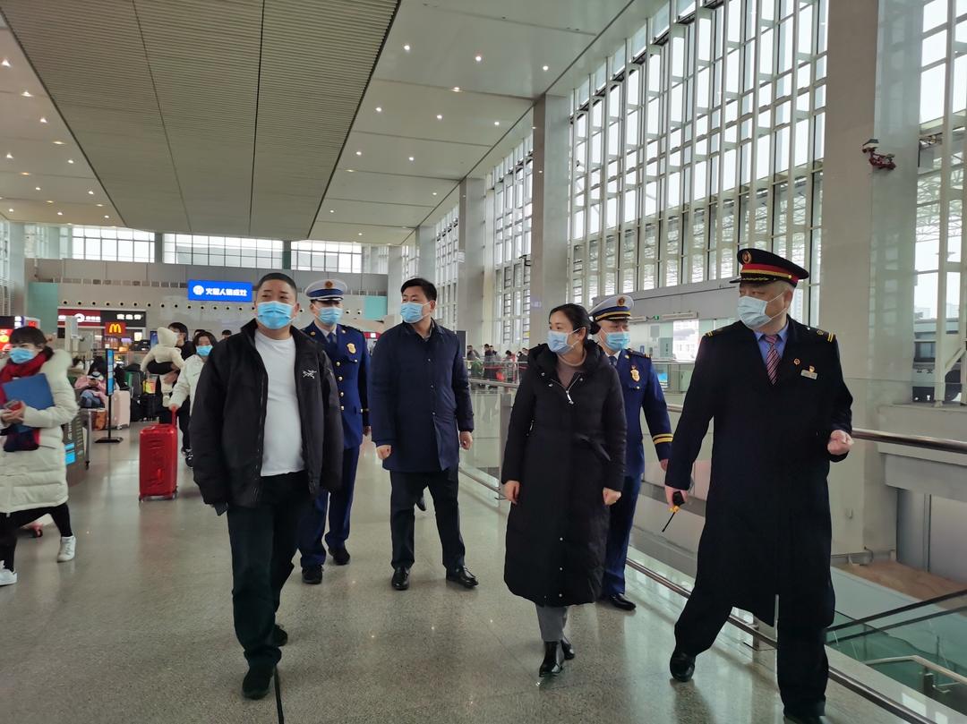 拧紧“安全阀” 守好“防疫门”，保障 群众安全过大年！