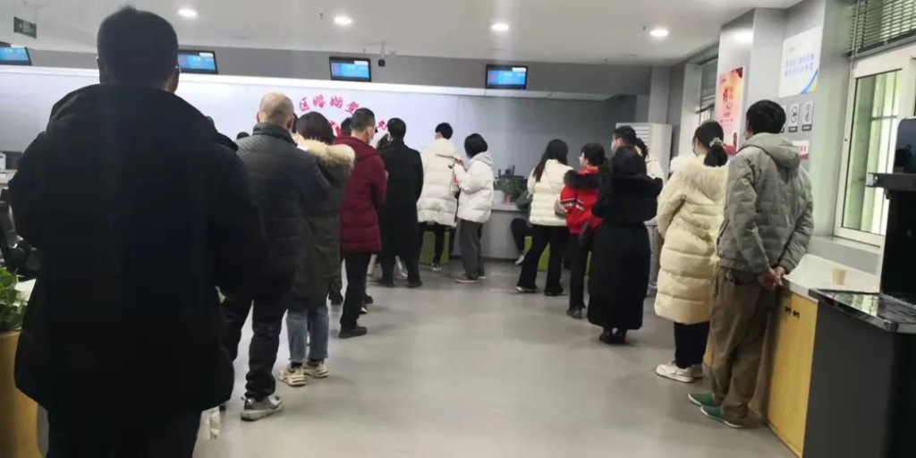 做细做优窗口服务 迎接2022年首个结婚登记高峰