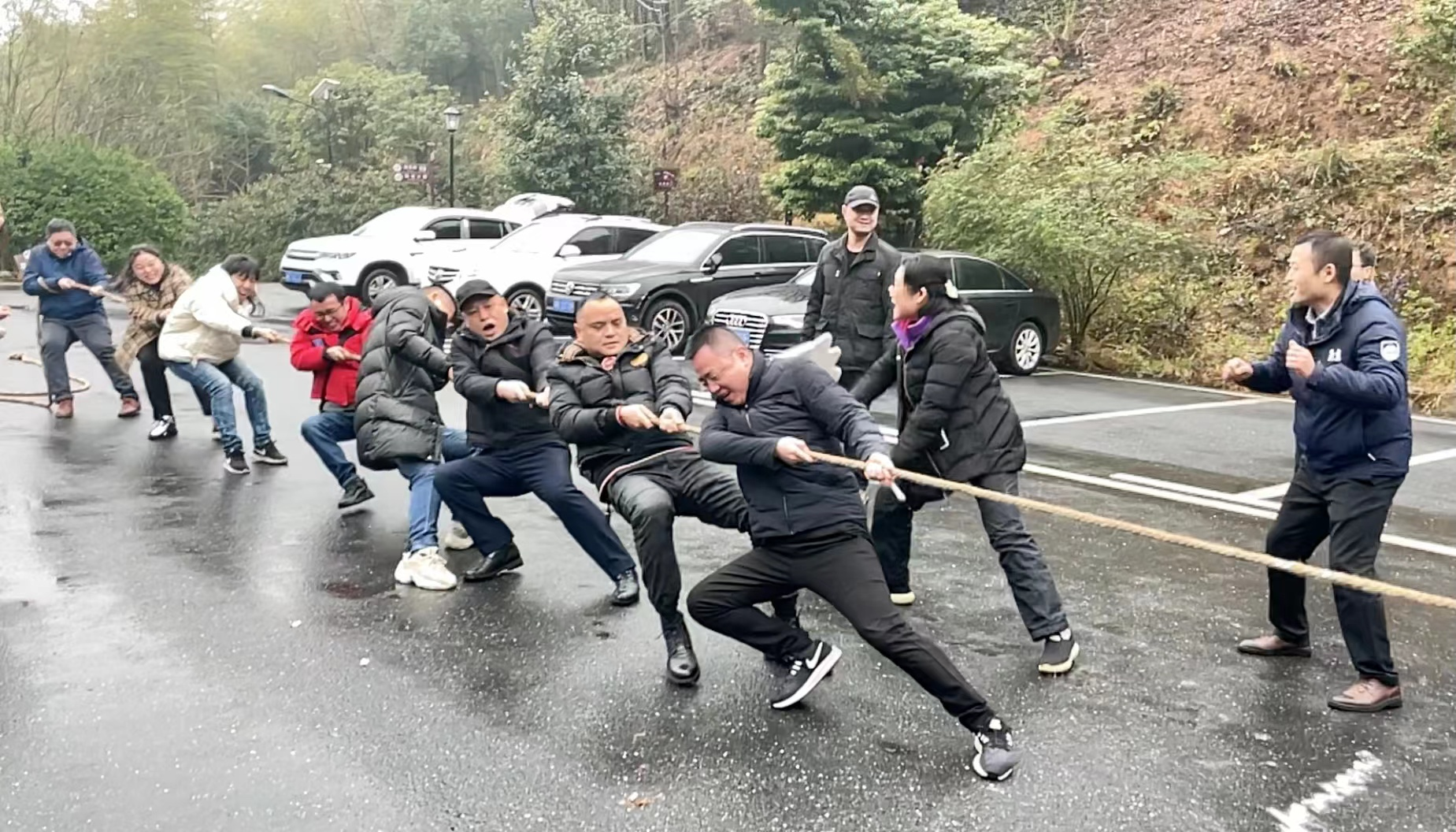 区征地工作协调服务中心 举办“虎虎生威·砥砺前行”干部职工拔河比赛