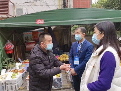 机关事务服务中心再次开展党员进小区活动，助力疫情防控