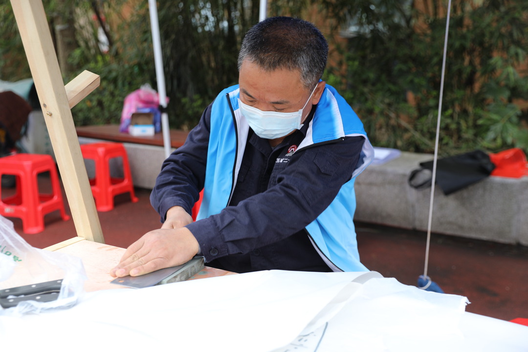 特色志愿服务 “雷锋精神”成“流量担当”
