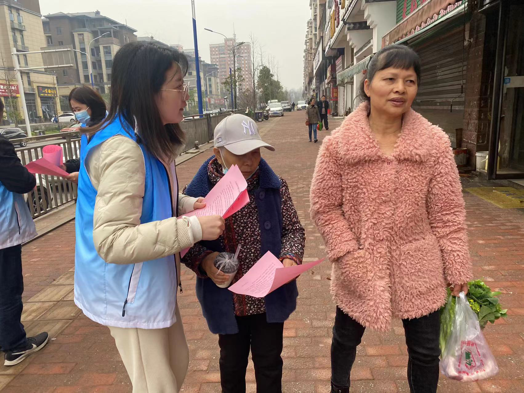 区审计局雷锋家乡学雷锋·文明株洲我先行禁毒宣传： 学雷锋·禁毒宣传进社区