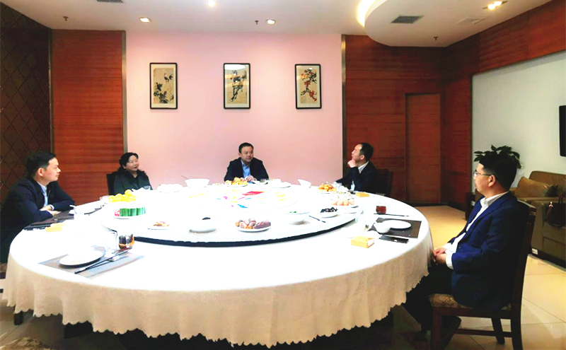 我区举办第一期政企“早餐会”
