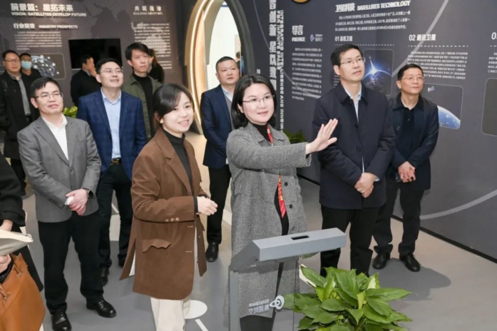 王庭恺走访调研园区重点企业和项目 询问需求
