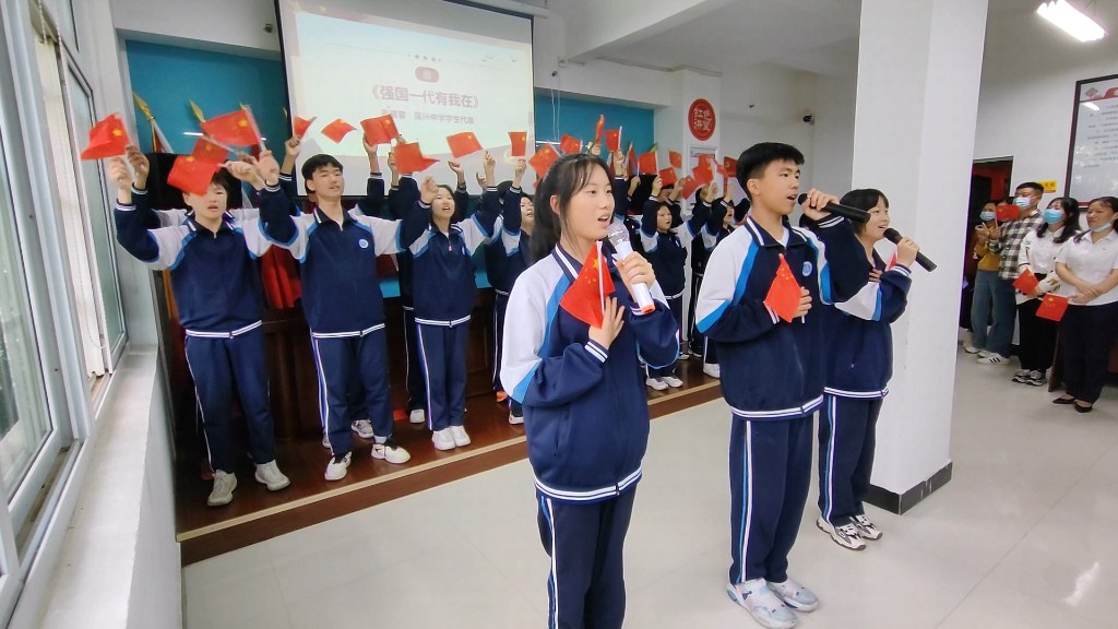 家校共育 党员亮新招 ——天元区两所学校将课堂开进社区