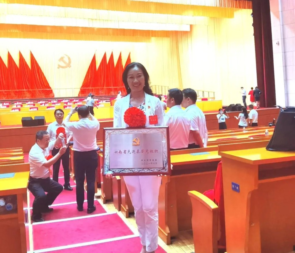 晏小玲：用爱心经营企业 用感恩回报社会