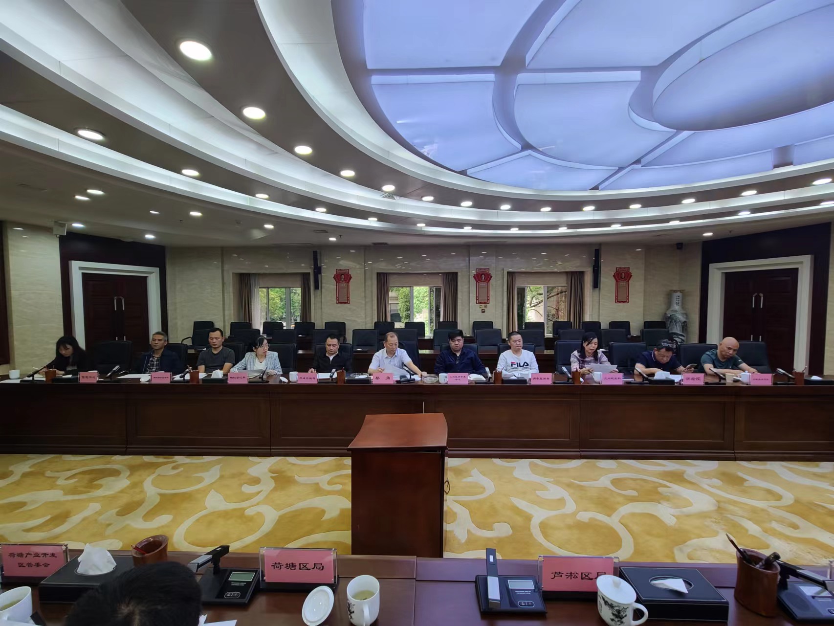 我局土地保障团队组织召开"省市重点项目用地报批工作调度会"