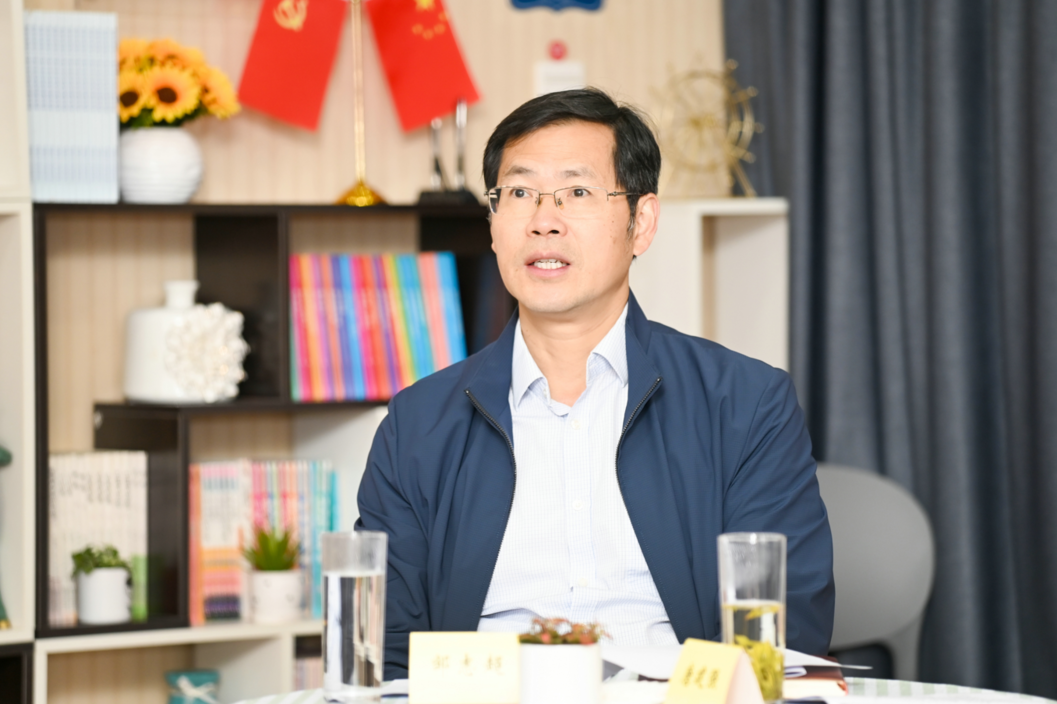 我区举办首场企业家沙龙