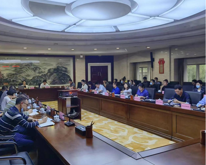 株洲市自然资源和规划局理论学习中心组（扩大）举行今年第八次集中学习
